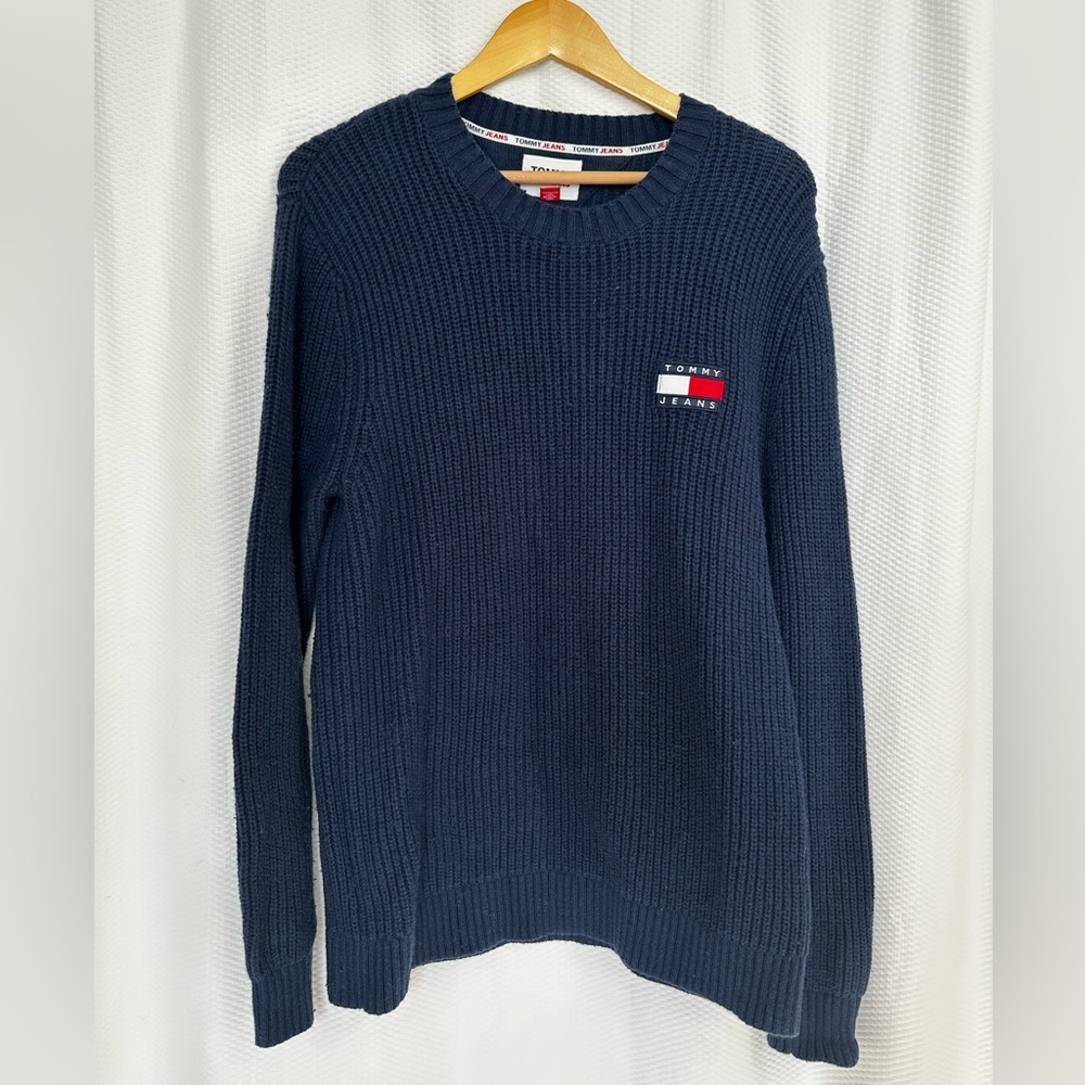 Vintage Tommy Jeans Men’s Blue Flag Embroidered Crewneck Sweater Knit Medium